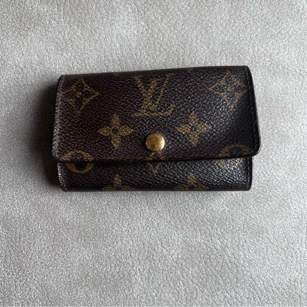 Louis Vuitton Monogram 6 Key Holder | Code CT1002, Fair Condition, Sold As-Is